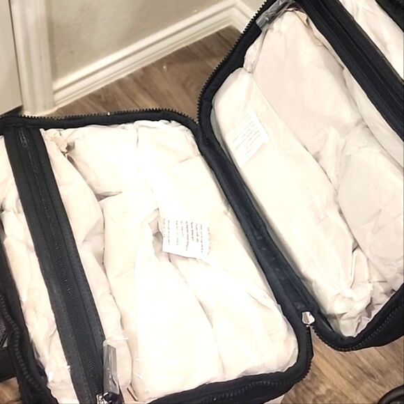 Steve Madden Block Logo Weekender Cosmetic Case - Picture 6 of 10